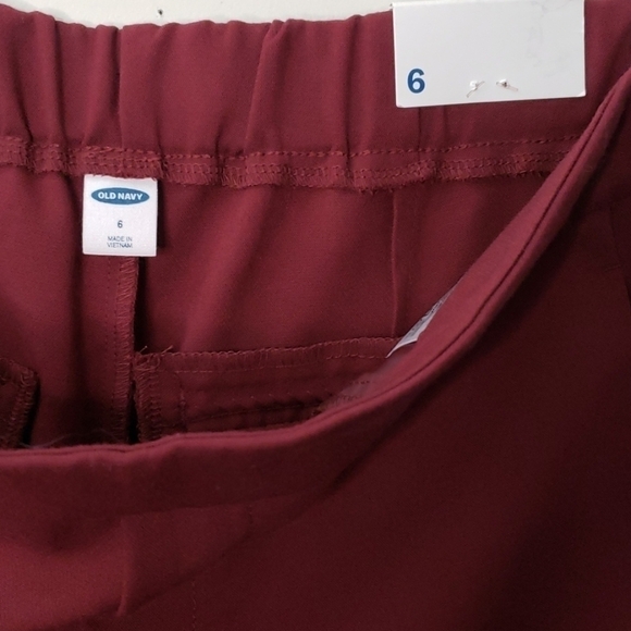 Old Navy Maroon Straight Pull On Pants Size 6 - Picture 4 of 6